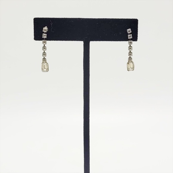 Vintage Crystal Drop Earrings - Picture 2 of 3